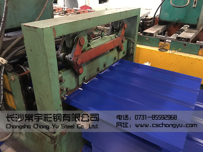 【湖南彩鋼板廠】彩鋼屋面板和固定件簡(jiǎn)要介紹